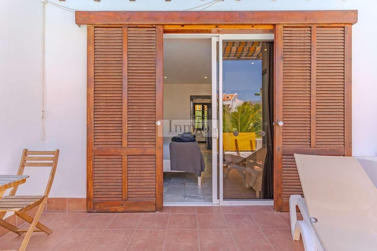 3 sypialnia Finka/Dom wiejski na sprzedaż w Playa de las Americas z basenem - 1 590 000 € (Ref: 9807635)