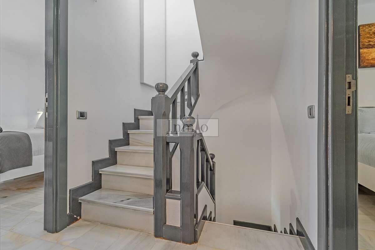 3 sypialnia Finka/Dom wiejski na sprzedaż w Playa de las Americas z basenem - 1 590 000 € (Ref: 9807635)