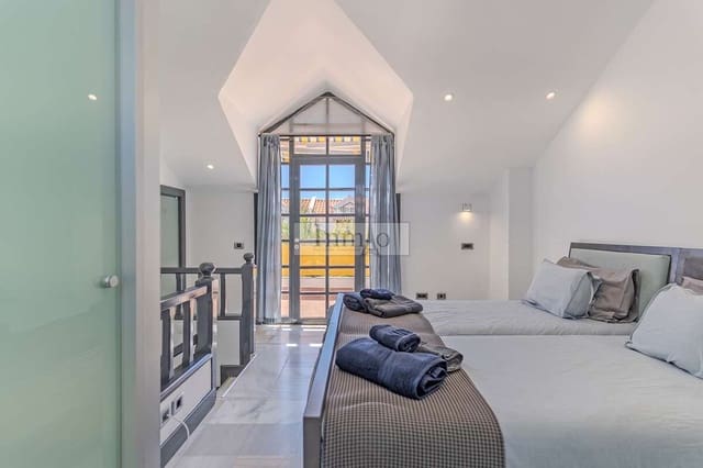 3 sypialnia Finka/Dom wiejski na sprzedaż w Playa de las Americas, Arona z basenem - 1 590 000 € (Ref: 9807635)