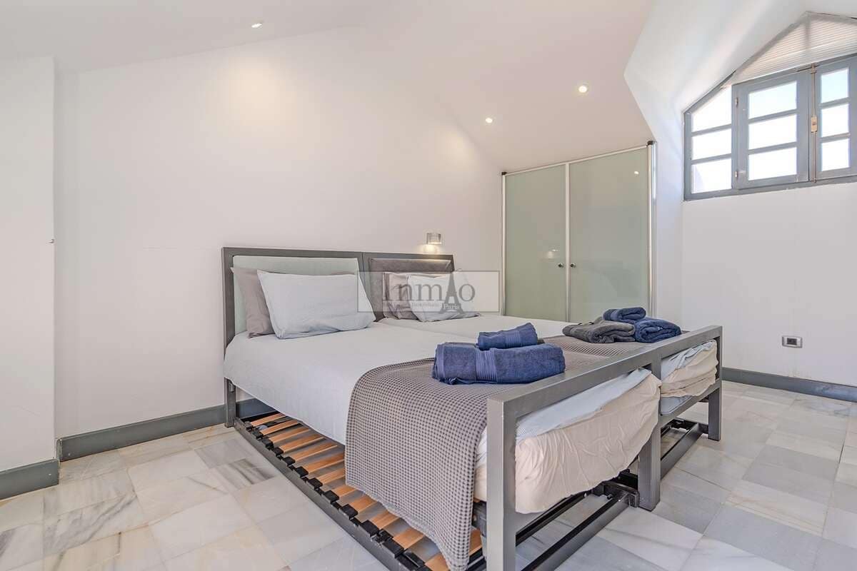 3 sypialnia Finka/Dom wiejski na sprzedaż w Playa de las Americas z basenem - 1 590 000 € (Ref: 9807635)