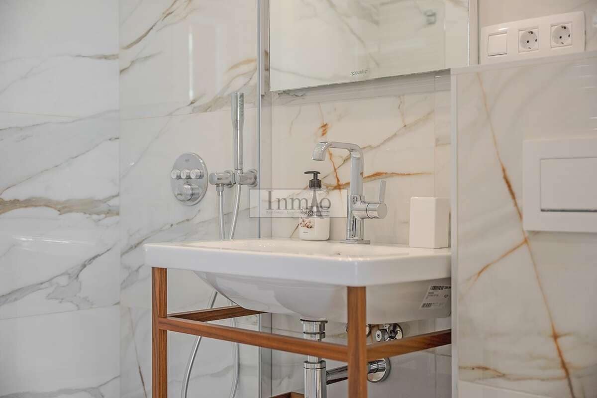 3 sypialnia Finka/Dom wiejski na sprzedaż w Playa de las Americas z basenem - 1 590 000 € (Ref: 9807635)