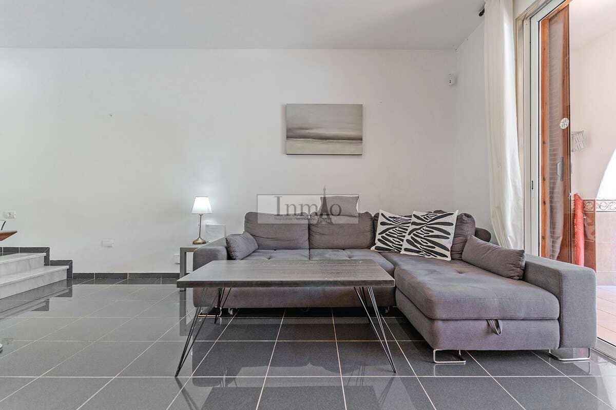 3 sypialnia Finka/Dom wiejski na sprzedaż w Playa de las Americas z basenem - 1 590 000 € (Ref: 9807635)