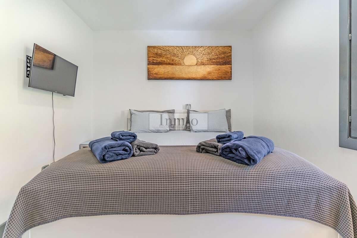 3 sypialnia Finka/Dom wiejski na sprzedaż w Playa de las Americas z basenem - 1 590 000 € (Ref: 9807635)