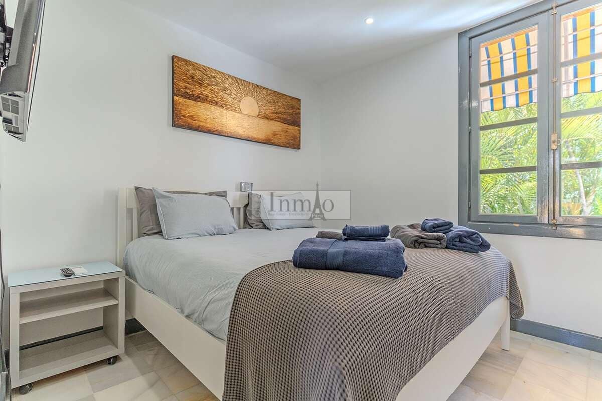 3 sypialnia Finka/Dom wiejski na sprzedaż w Playa de las Americas z basenem - 1 590 000 € (Ref: 9807635)