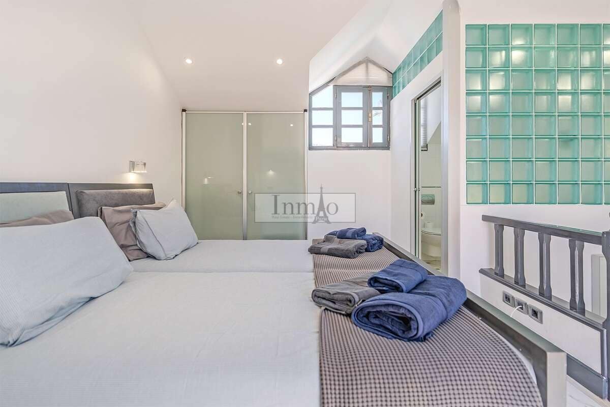 3 sypialnia Finka/Dom wiejski na sprzedaż w Playa de las Americas z basenem - 1 590 000 € (Ref: 9807635)