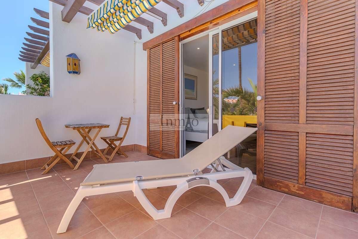 3 sypialnia Finka/Dom wiejski na sprzedaż w Playa de las Americas z basenem - 1 590 000 € (Ref: 9807635)