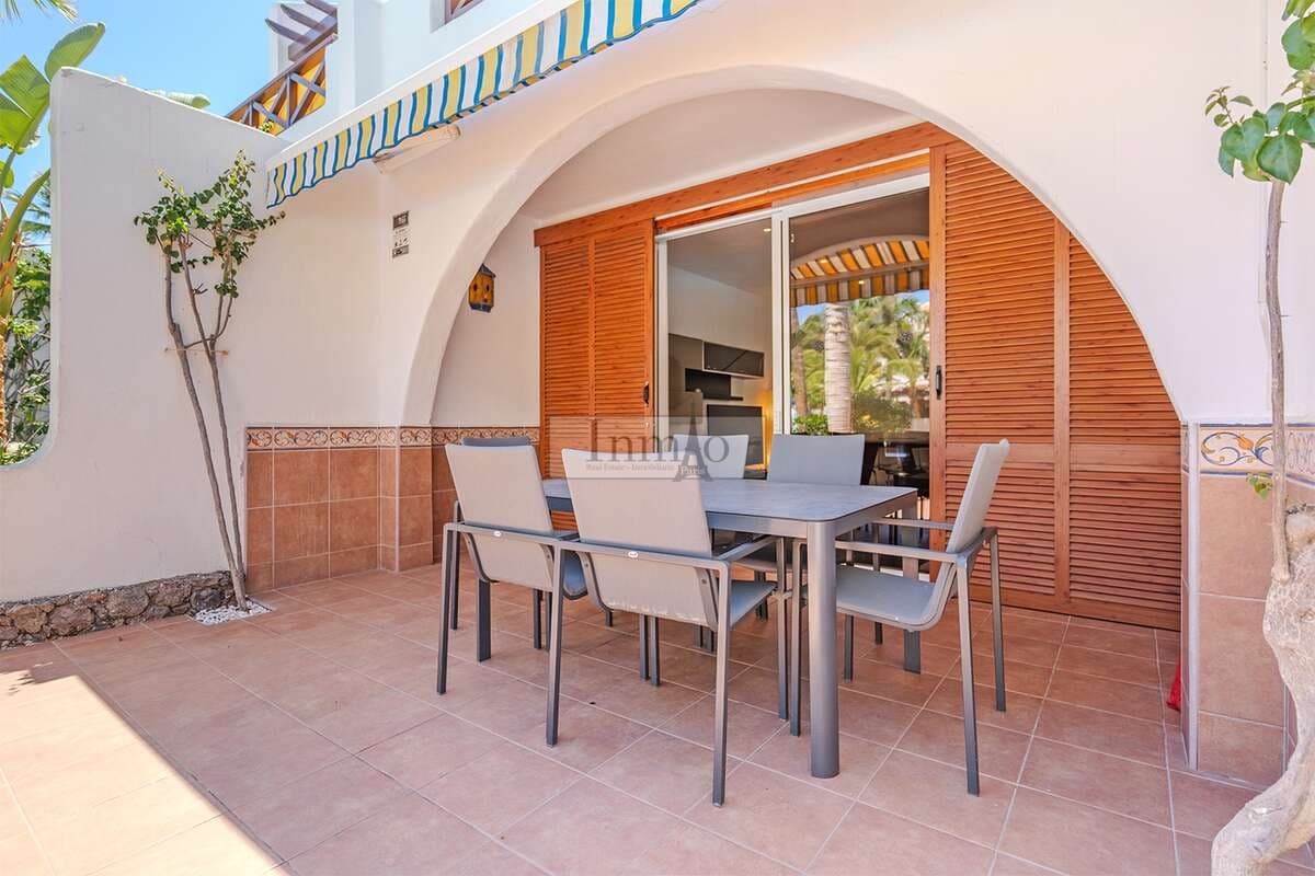 3 sypialnia Finka/Dom wiejski na sprzedaż w Playa de las Americas z basenem - 1 590 000 € (Ref: 9807635)