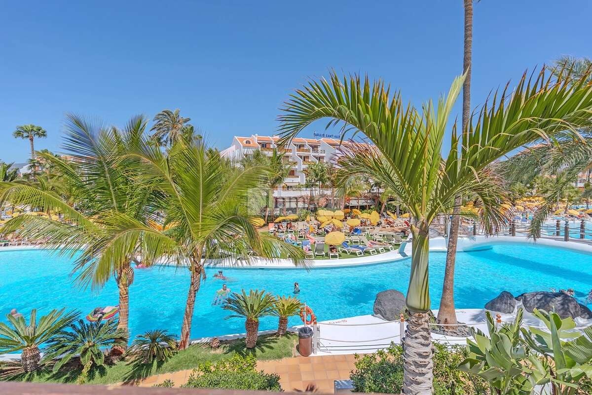 3 sypialnia Finka/Dom wiejski na sprzedaż w Playa de las Americas z basenem - 1 590 000 € (Ref: 9807635)