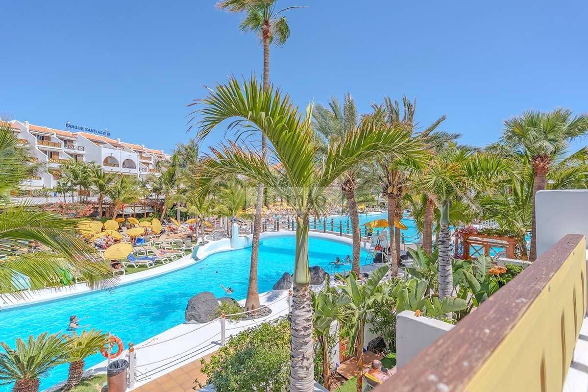 3 sypialnia Finka/Dom wiejski na sprzedaż w Playa de las Americas z basenem - 1 590 000 € (Ref: 9807635)