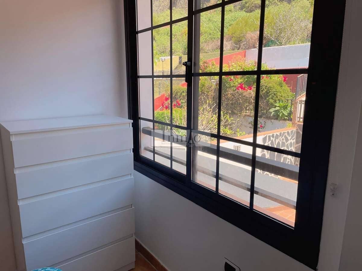 3 soveværelse Semi-Rækkehus til salg i El Sauzal med garage - € 590.000 (Ref: 9811016)