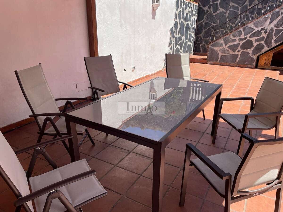 3 bedroom Semi-detached Villa for sale in El Sauzal with garage - € 590,000 (Ref: 9811016)