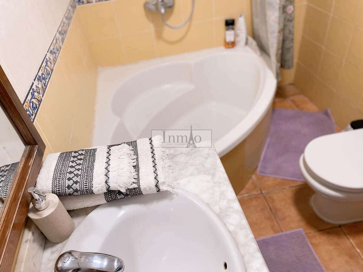 3 bedroom Semi-detached Villa for sale in El Sauzal with garage - € 590,000 (Ref: 9811016)