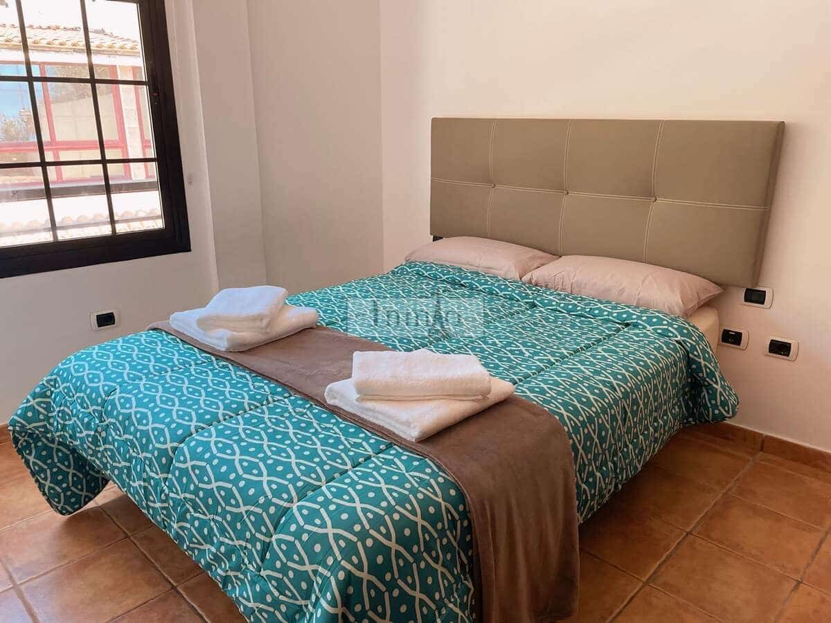 3 bedroom Semi-detached Villa for sale in El Sauzal with garage - € 590,000 (Ref: 9811016)