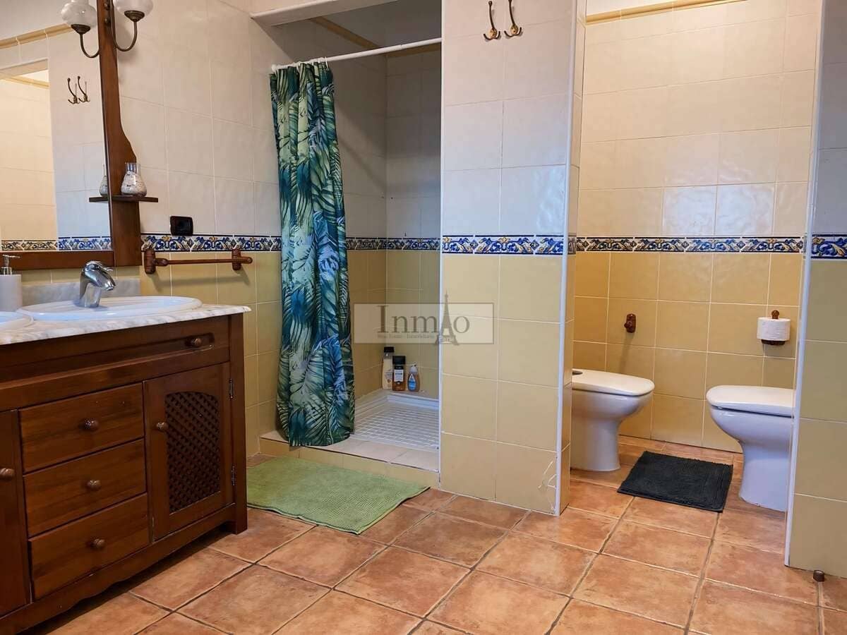 3 bedroom Semi-detached Villa for sale in El Sauzal with garage - € 590,000 (Ref: 9811016)