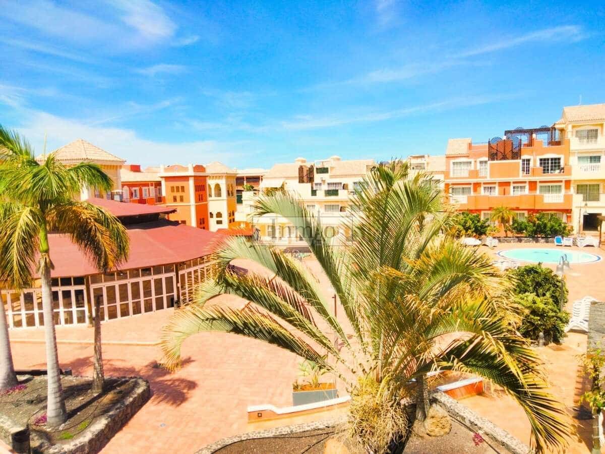 1 bedroom Apartment for sale in Playa de las Americas with pool - € 299,000 (Ref: 9844716)
