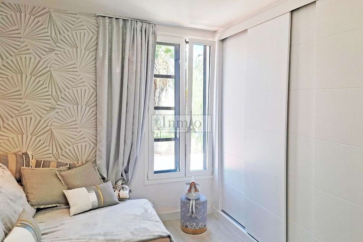 2 bedroom Apartment for sale in Playa de las Americas - € 499,000 (Ref: 9854751)