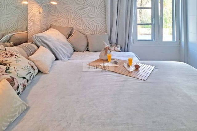 Apartamento de 2 habitaciones en Playa de las Americas, Arona en venta - 499.000 € (Ref: 9854751)