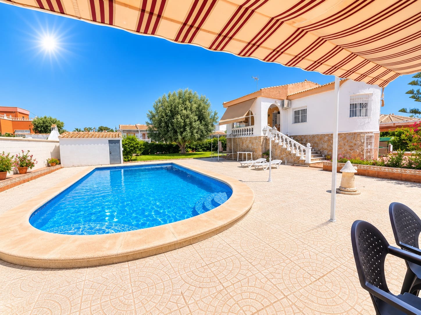 5 quarto Moradia para venda em Torrevieja com piscina garagem - 399 000 € (Ref: 10004645)