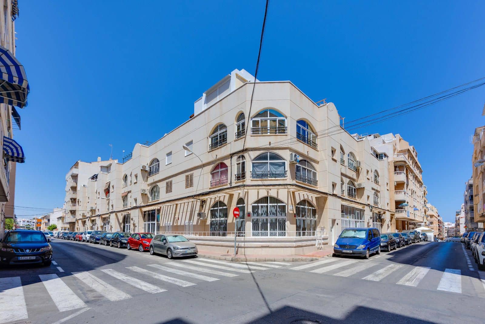 1 chambre Appartement à vendre à Torrevieja avec piscine - 132 969 € (Ref: 10004647)