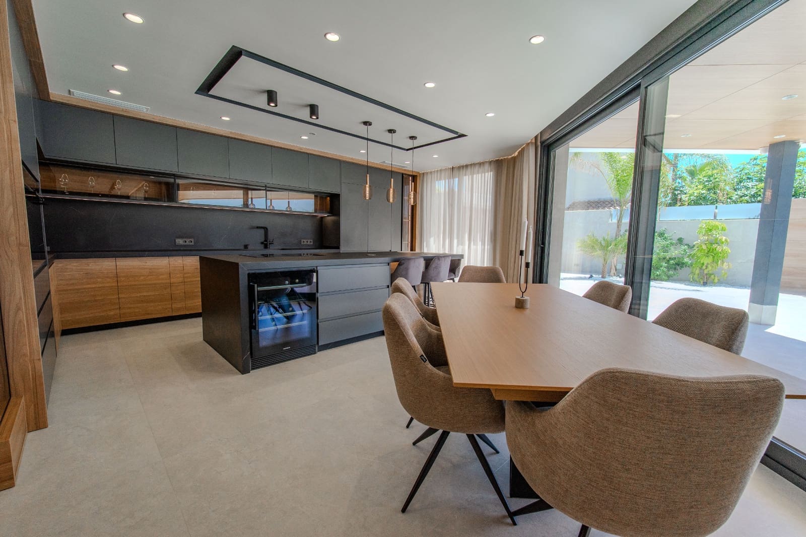 5 bedroom Villa for sale in Ciudad Quesada with pool garage - € 2,650,000 (Ref: 10014122)