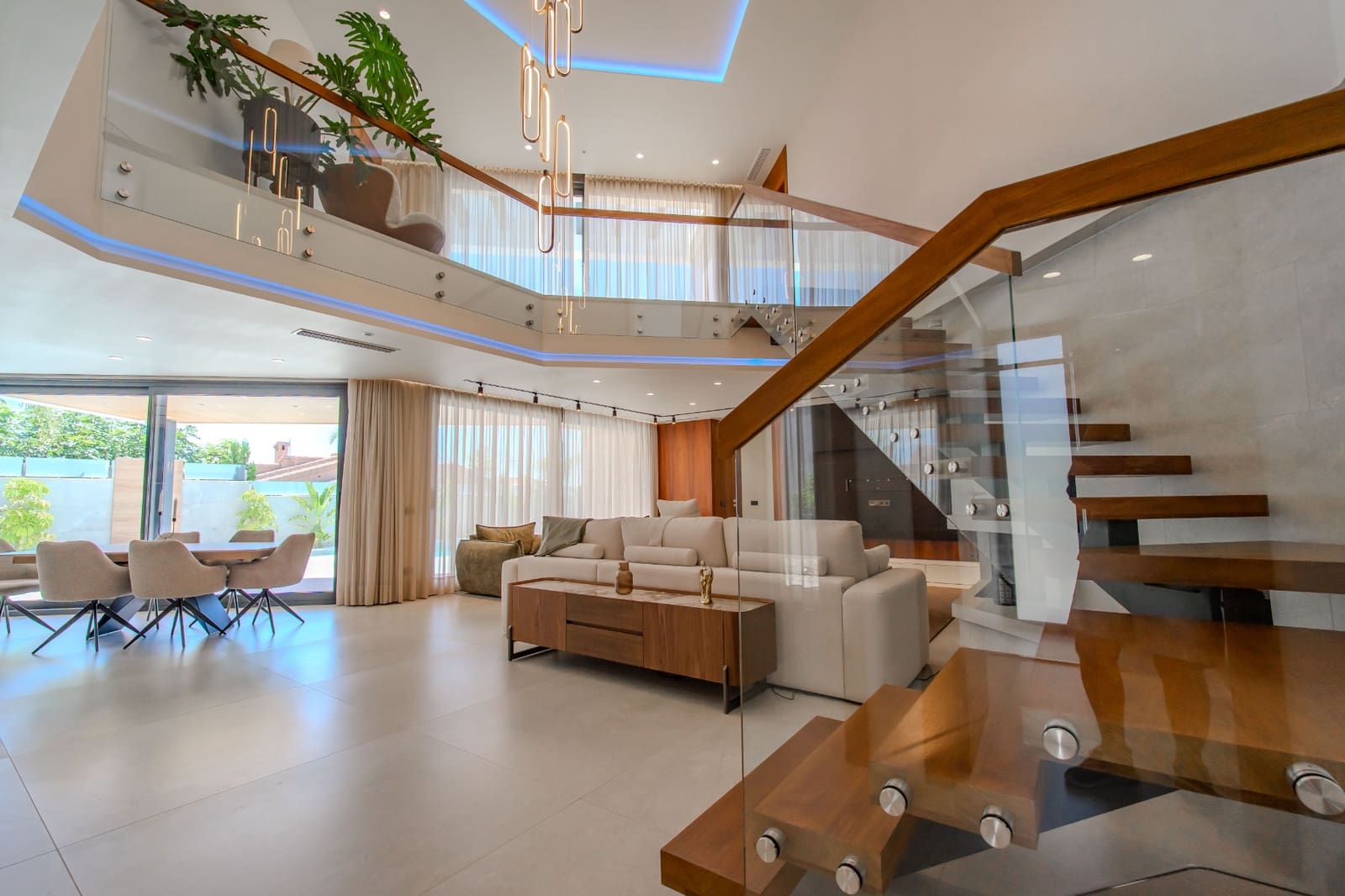 5 bedroom Villa for sale in Ciudad Quesada with pool garage - € 2,650,000 (Ref: 10014122)