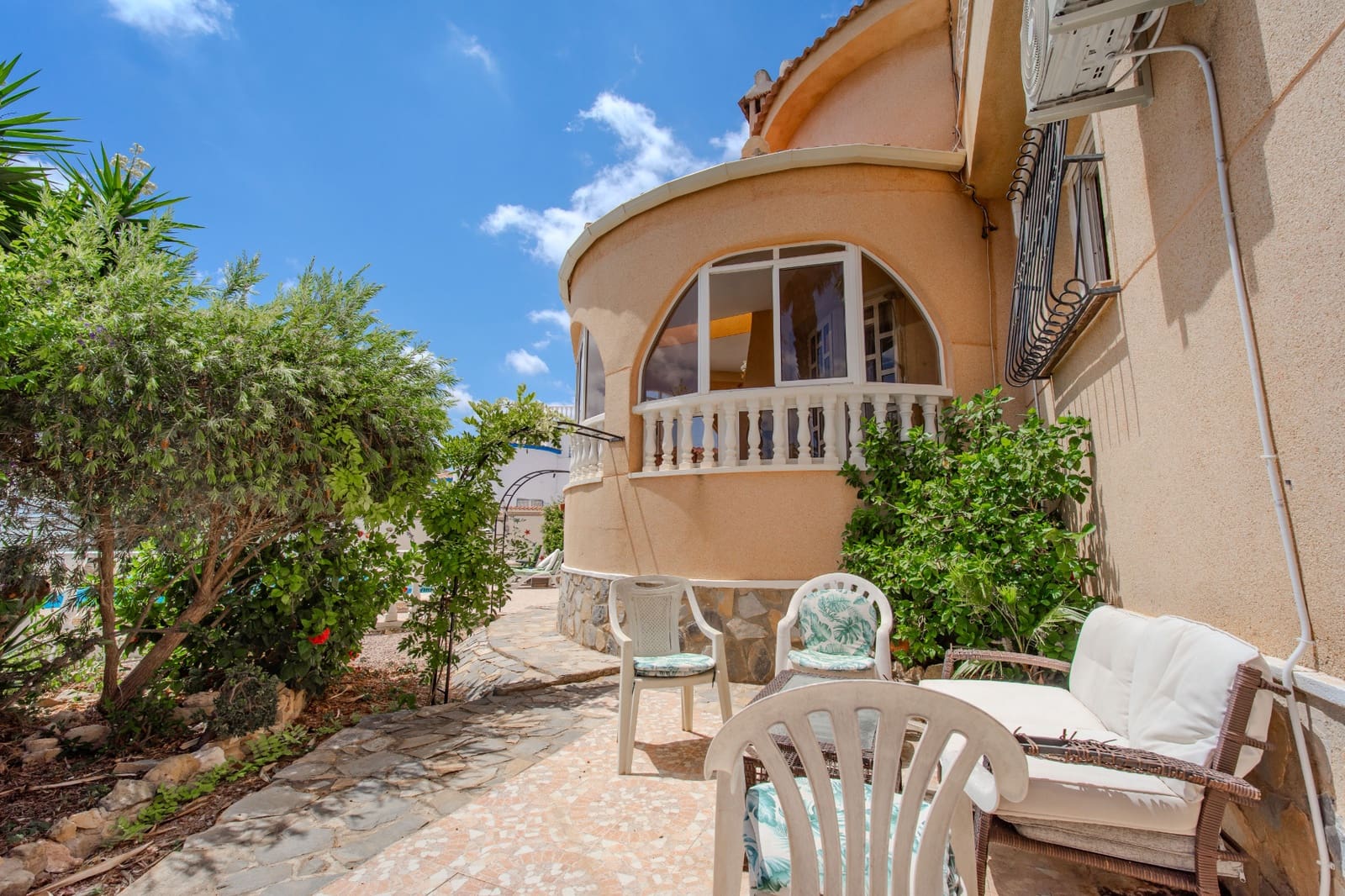 3 bedroom Villa for sale in Ciudad Quesada with pool garage - € 379,950 (Ref: 10014126)