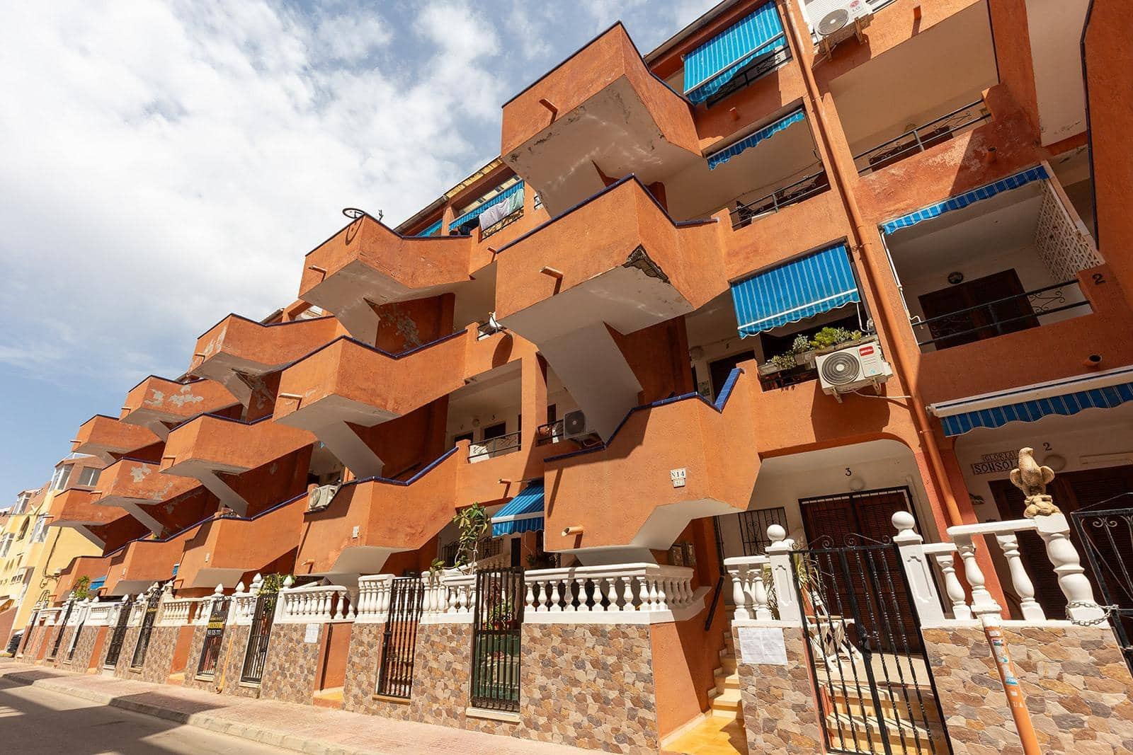 1 bedroom Penthouse for sale in Torrevieja - € 99,900 (Ref: 10014129)