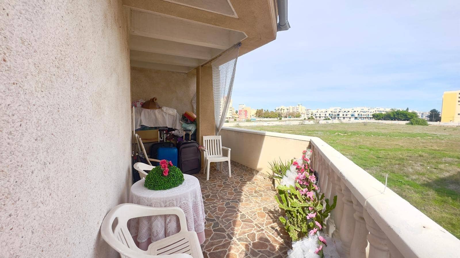 2 bedroom Penthouse for sale in Torrevieja with pool - € 149,900 (Ref: 10018753)