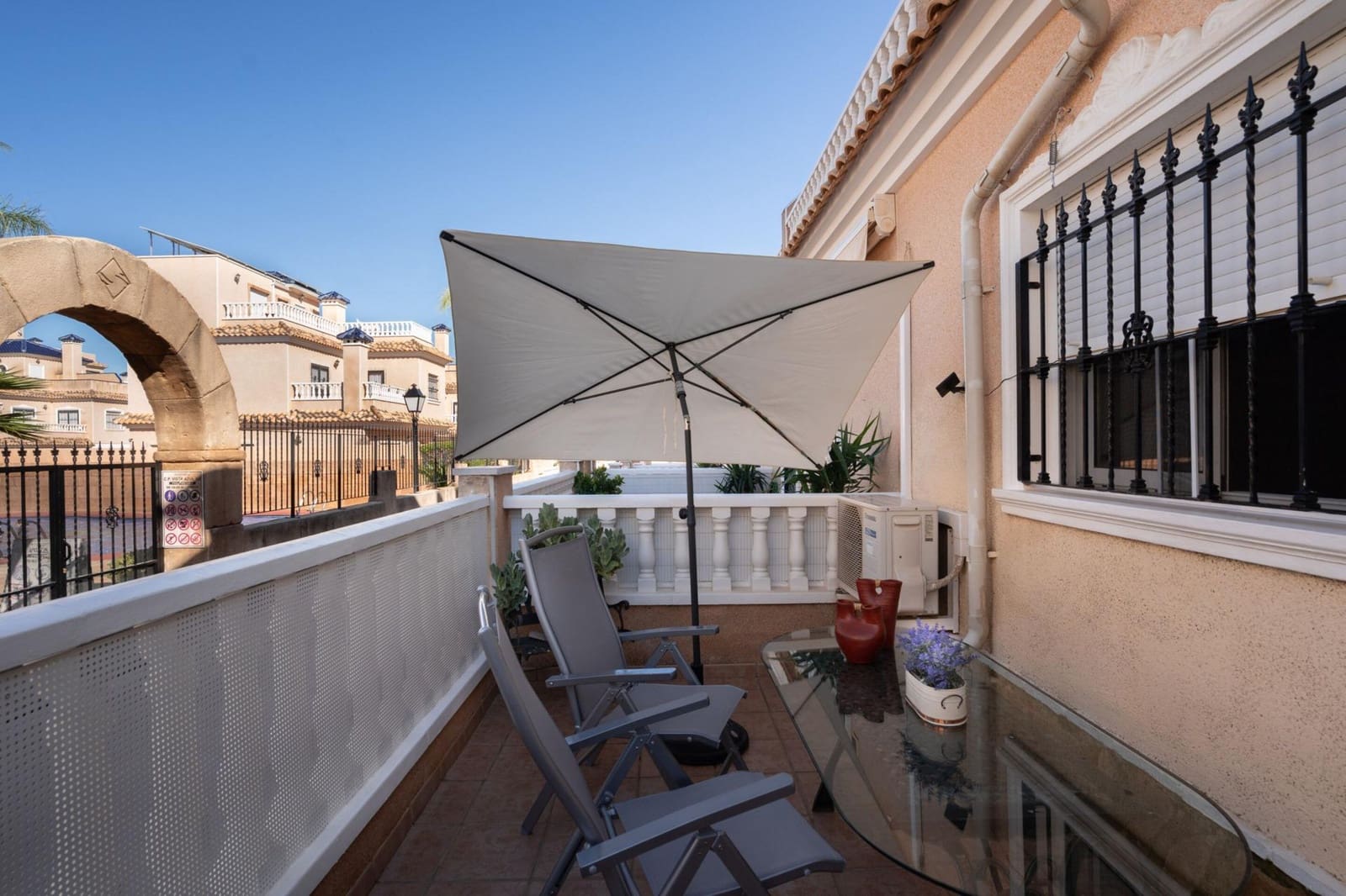 2 sypialnia Dom szeregowy na sprzedaż w Orihuela Costa z basenem garażem - 211 500 € (Ref: 10018756)