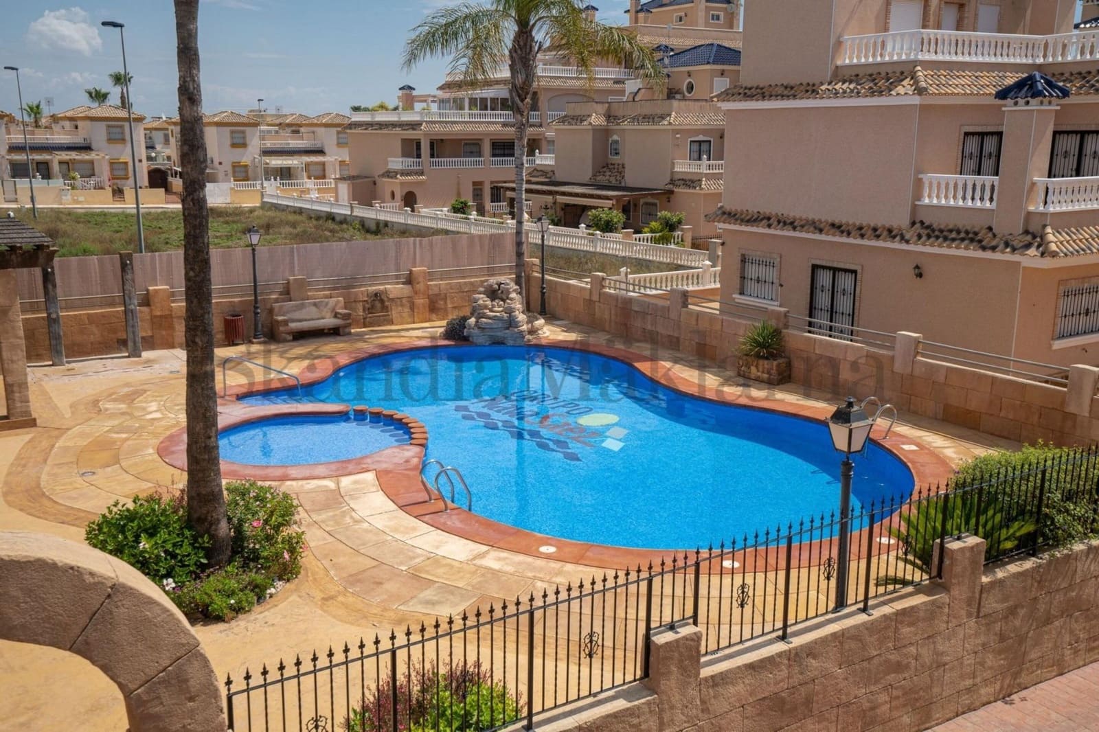 2 sypialnia Dom szeregowy na sprzedaż w Orihuela Costa z basenem garażem - 211 500 € (Ref: 10018756)