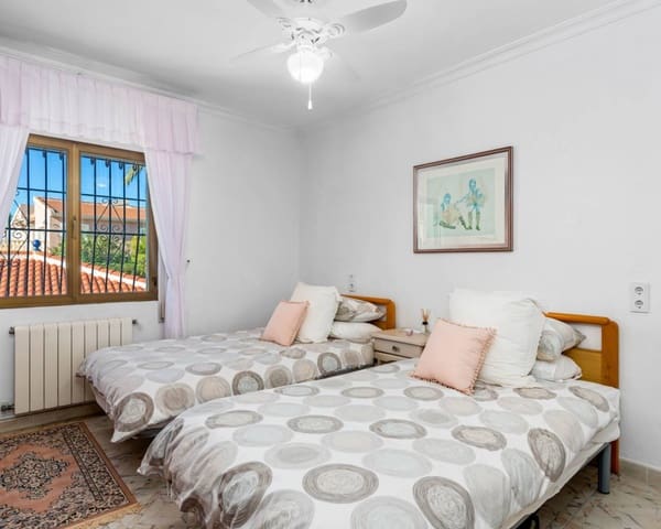 5 Zimmer Villa zu verkaufen in Ciudad Quesada, Rojales mit Pool Garage - 950.000 € (Ref: 10021811)