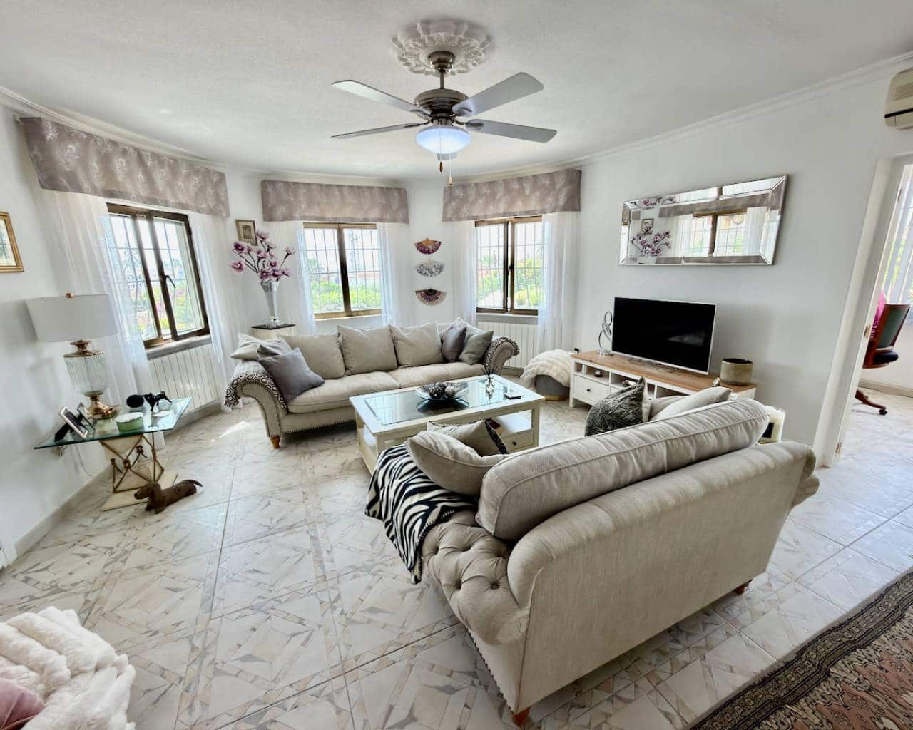 5 Zimmer Villa zu verkaufen in Ciudad Quesada mit Pool Garage - 950.000 € (Ref: 10021811)