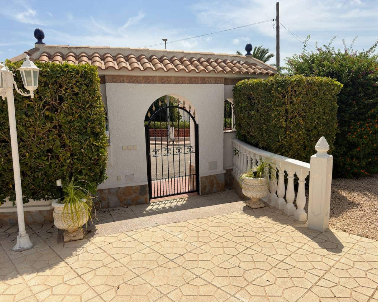 5 Zimmer Villa zu verkaufen in Ciudad Quesada mit Pool Garage - 950.000 € (Ref: 10021811)