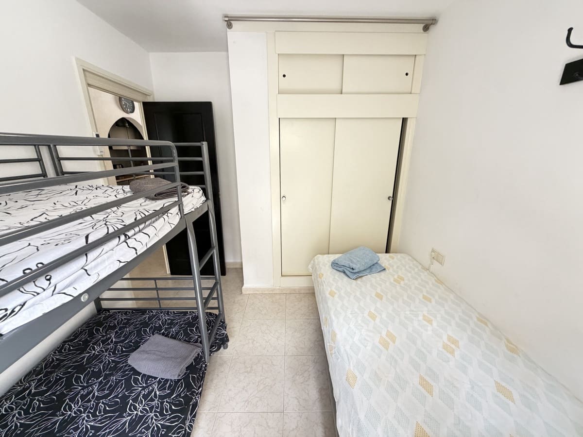 2 soveværelse Lejlighed til salg i Villamartin med swimmingpool - € 159.995 (Ref: 10026495)