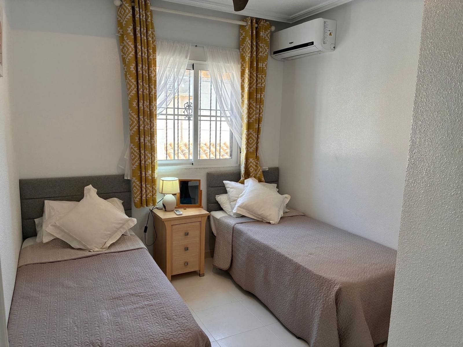 2 sovrum Semi-fristående Villa till salu i Orihuela Costa med pool garage - 269 000 € (Ref: 10026500)