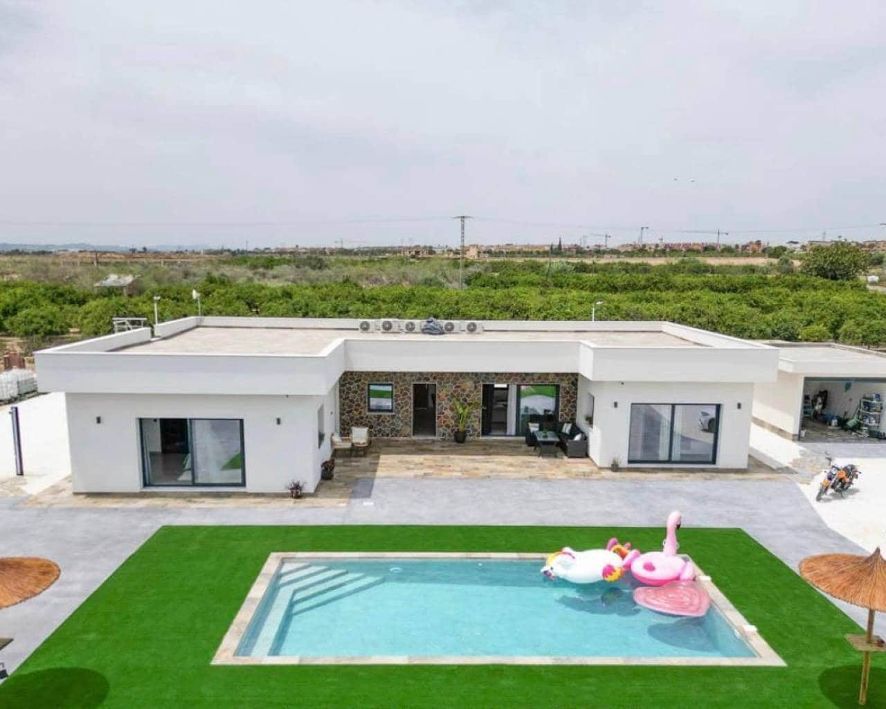 4 quarto Moradia para venda em Ciudad Quesada com piscina garagem - 1 300 000 € (Ref: 10037674)