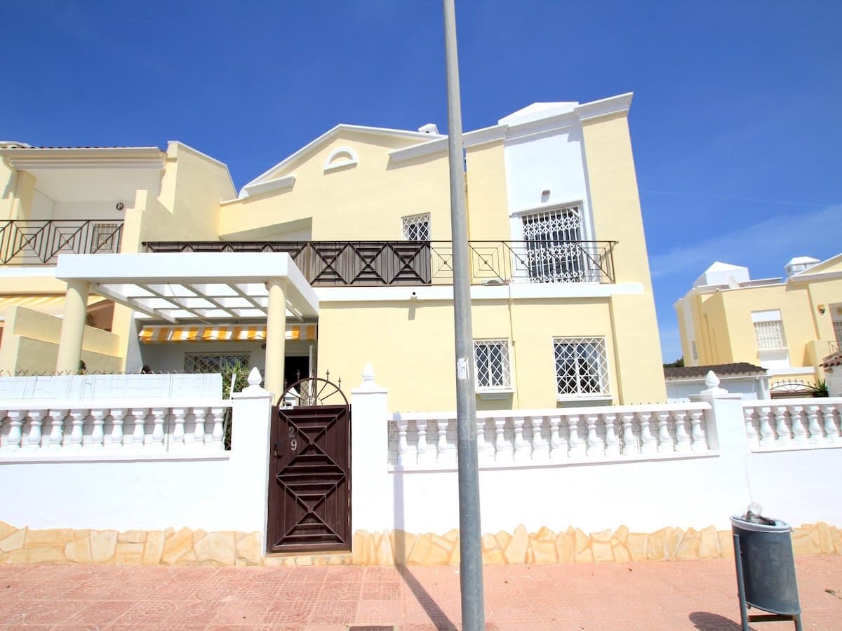3 bedroom Townhouse for sale in Ciudad Quesada with pool - € 225,000 (Ref: 10037680)