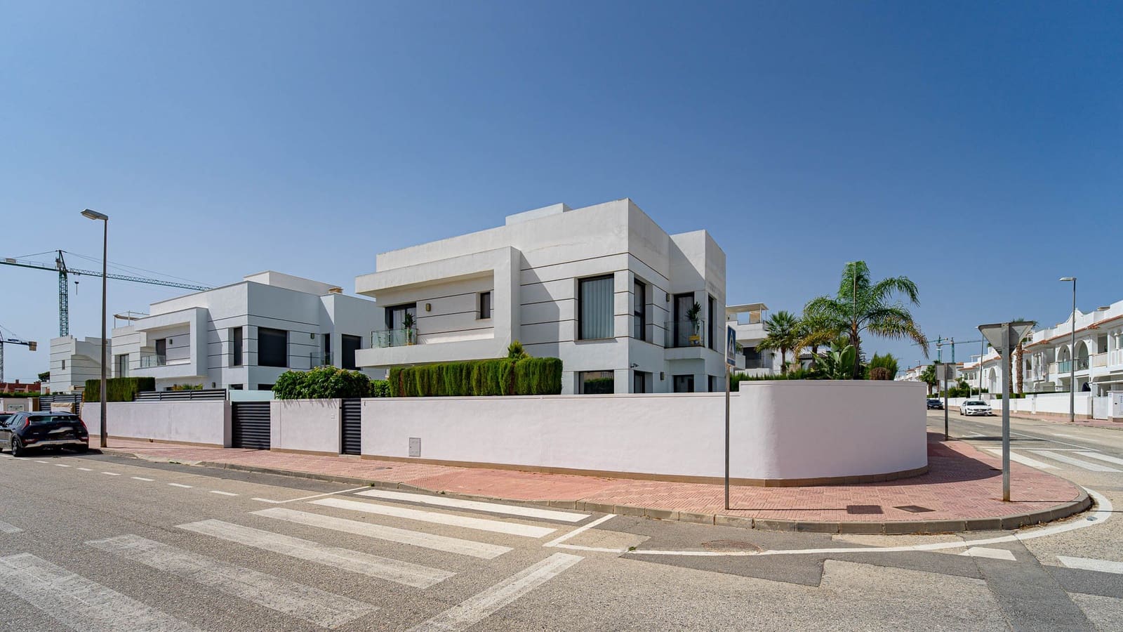 4 bedroom Villa for sale in Ciudad Quesada with pool garage - € 525,000 (Ref: 10043351)
