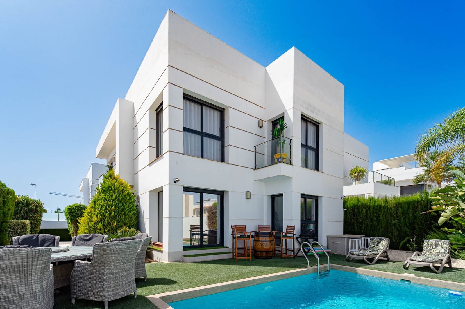 4 bedroom Villa for sale in Ciudad Quesada with pool garage - € 525,000 (Ref: 10043351)