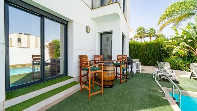 4 bedroom Villa for sale in Ciudad Quesada, Rojales with pool garage - € 525,000 (Ref: 10043351)