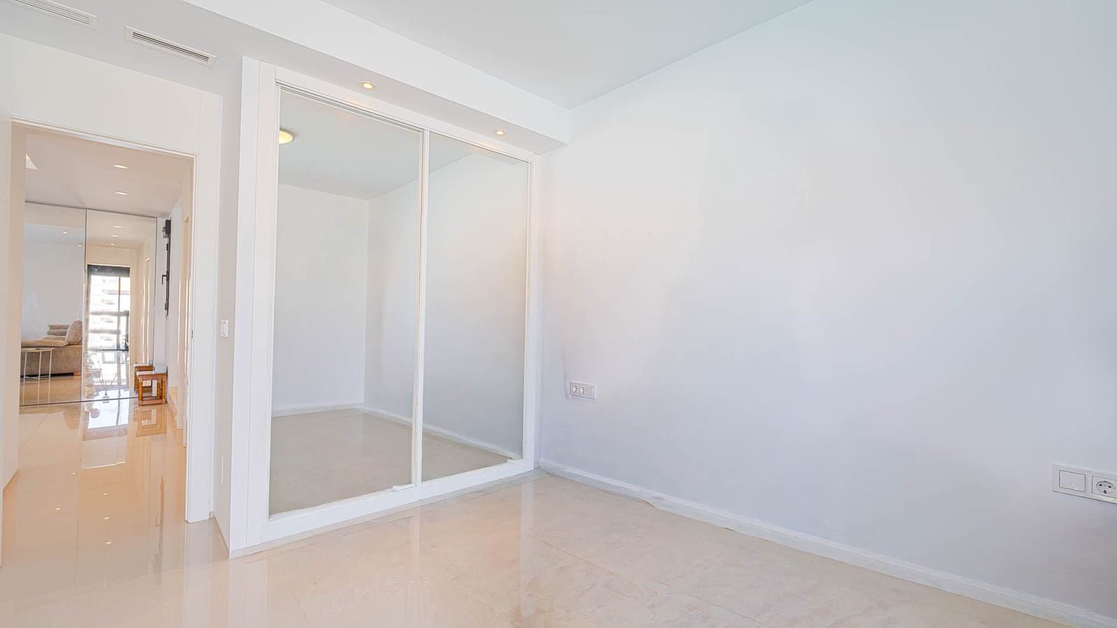 4 bedroom Villa for sale in Ciudad Quesada with pool garage - € 525,000 (Ref: 10043351)
