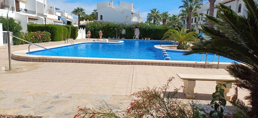 2 soveværelse Byhus til salg i Cabo Roig med swimmingpool - € 185.000 (Ref: 10049890)