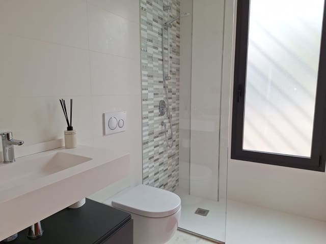 3 sovrum Villa till salu i Guardamar del Segura med pool garage - 495 000 € (Ref: 10051993)