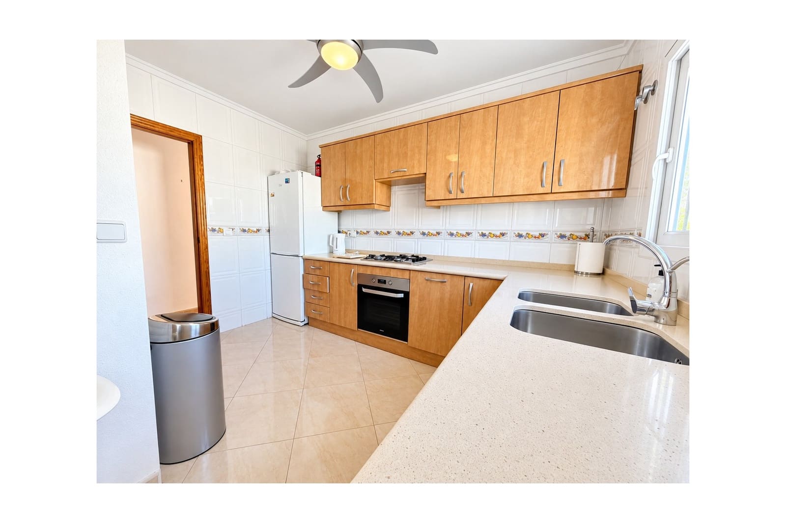 4 bedroom Villa for sale in San Fulgencio with pool garage - € 375,000 (Ref: 10057186)