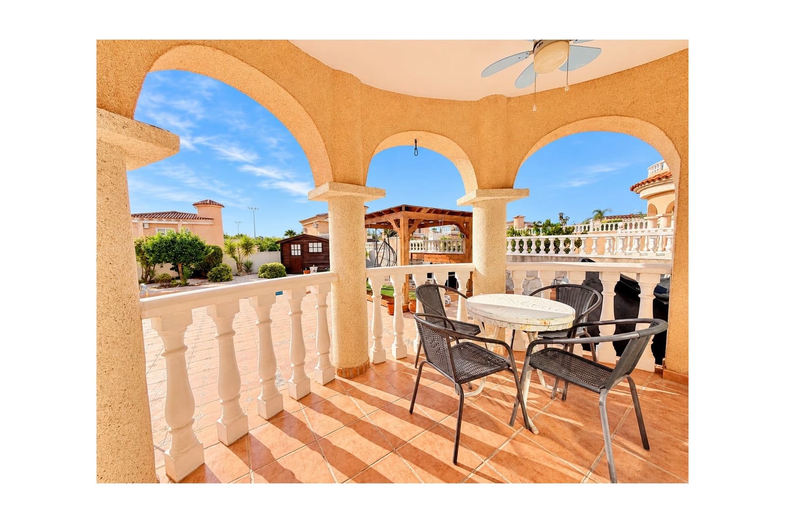 4 bedroom Villa for sale in San Fulgencio with pool garage - € 375,000 (Ref: 10057186)