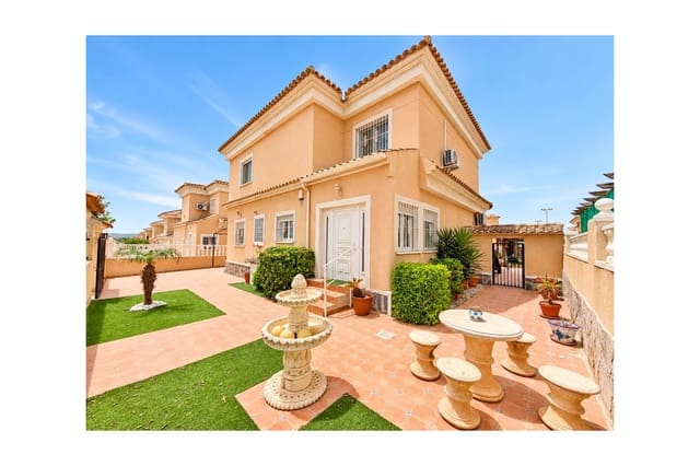 4 bedroom Villa for sale in San Fulgencio with pool garage - € 375,000 (Ref: 10057186)