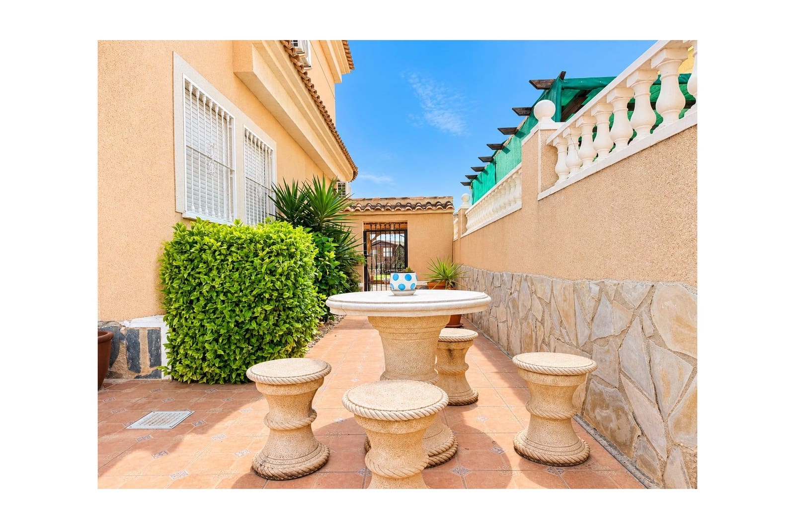 4 bedroom Villa for sale in San Fulgencio with pool garage - € 375,000 (Ref: 10057186)