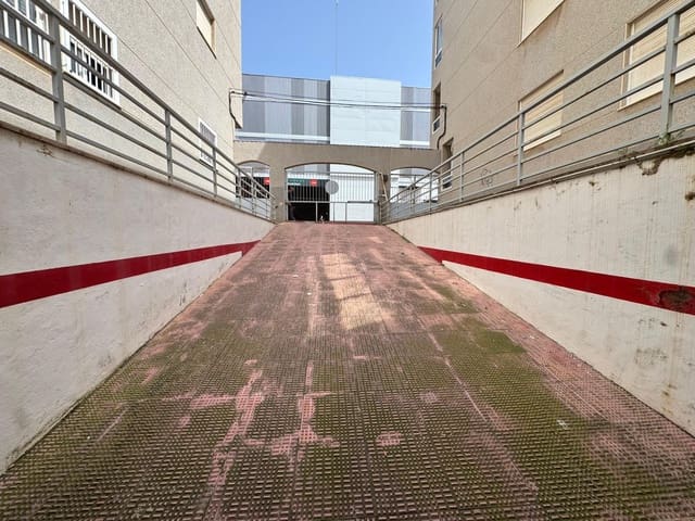 Garage in vendita in Torrevieja - 17.500 € (Rif: 10057187)