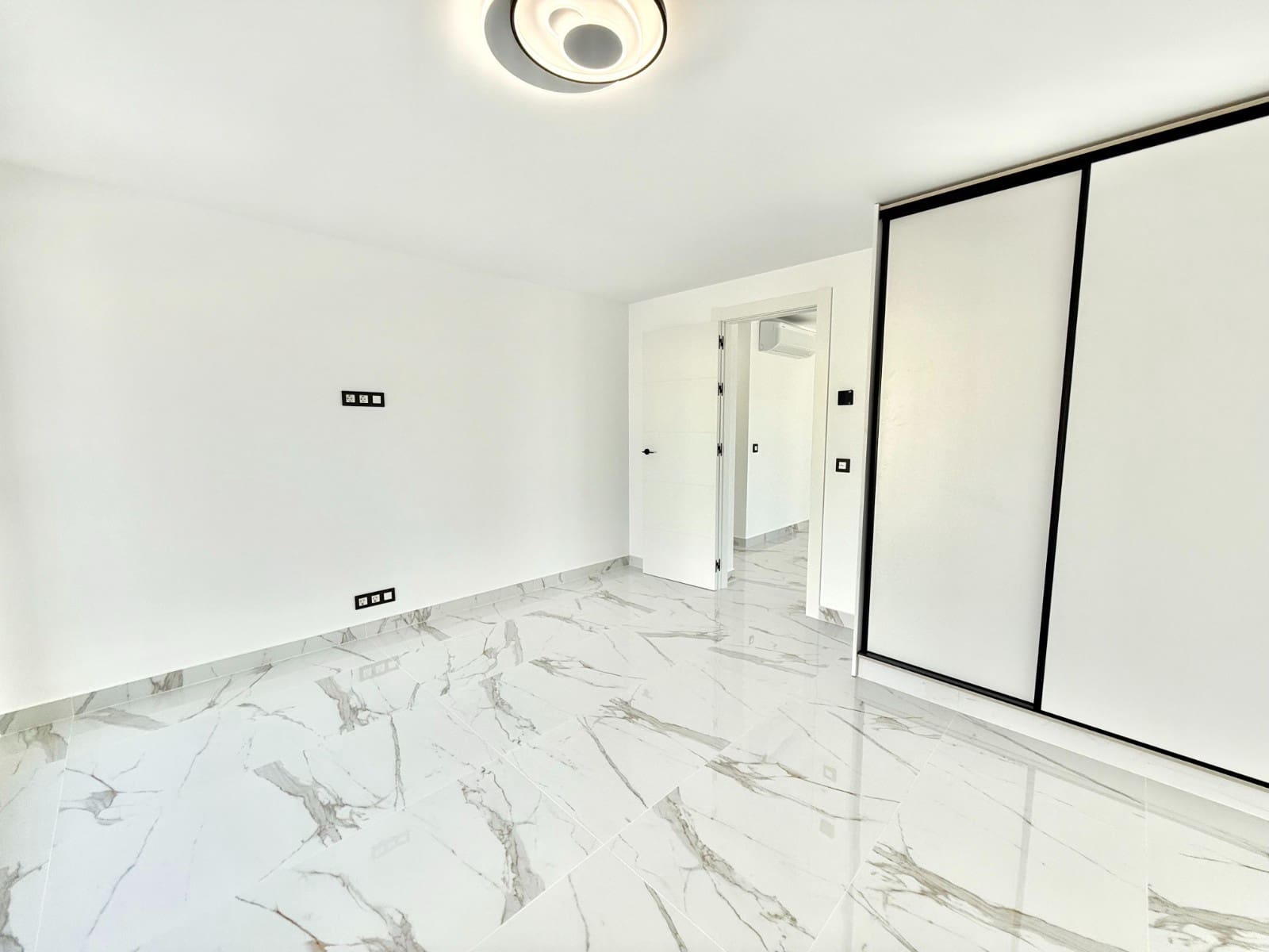 4 quarto Moradia para venda em Ciudad Quesada com piscina garagem - 850 000 € (Ref: 10065392)
