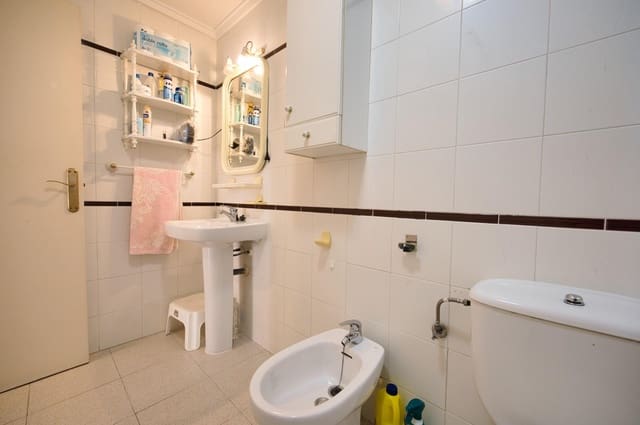 2 sovrum Lägenhet till salu i Torrevieja med pool garage - 133 000 € (Ref: 10065608)